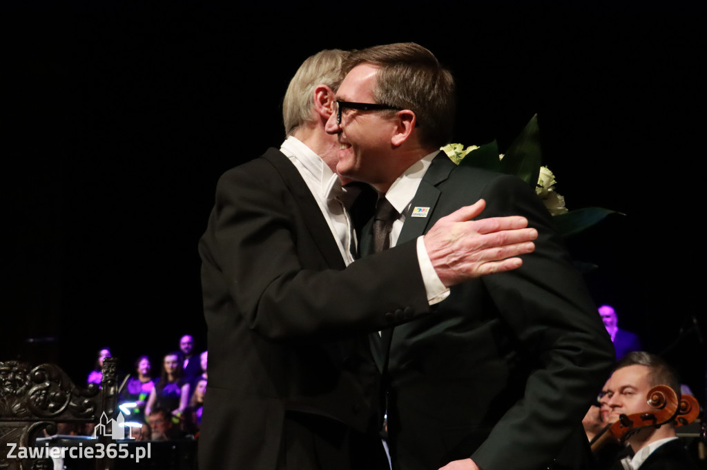 Fotorelacja II: Koncert Jubileuszowy Macieja Niesiołowskiego w MOK Zawiercie