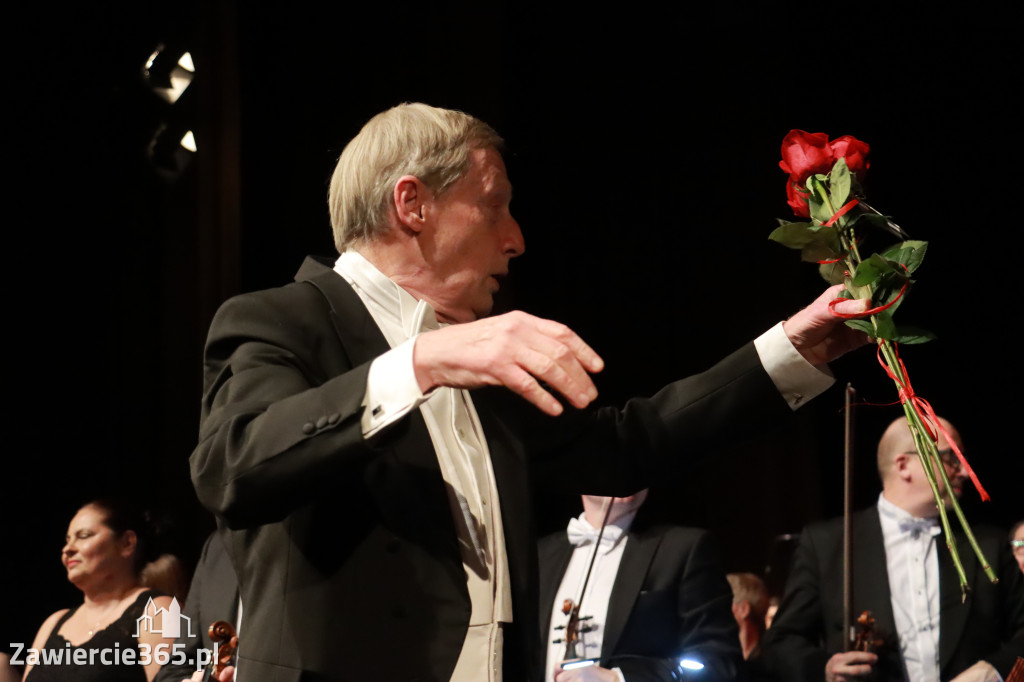 Fotorelacja II: Koncert Jubileuszowy Macieja Niesiołowskiego w MOK Zawiercie