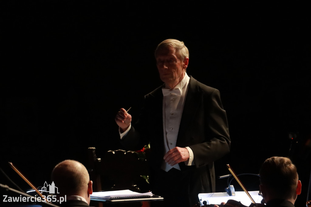 Fotorelacja II: Koncert Jubileuszowy Macieja Niesiołowskiego w MOK Zawiercie