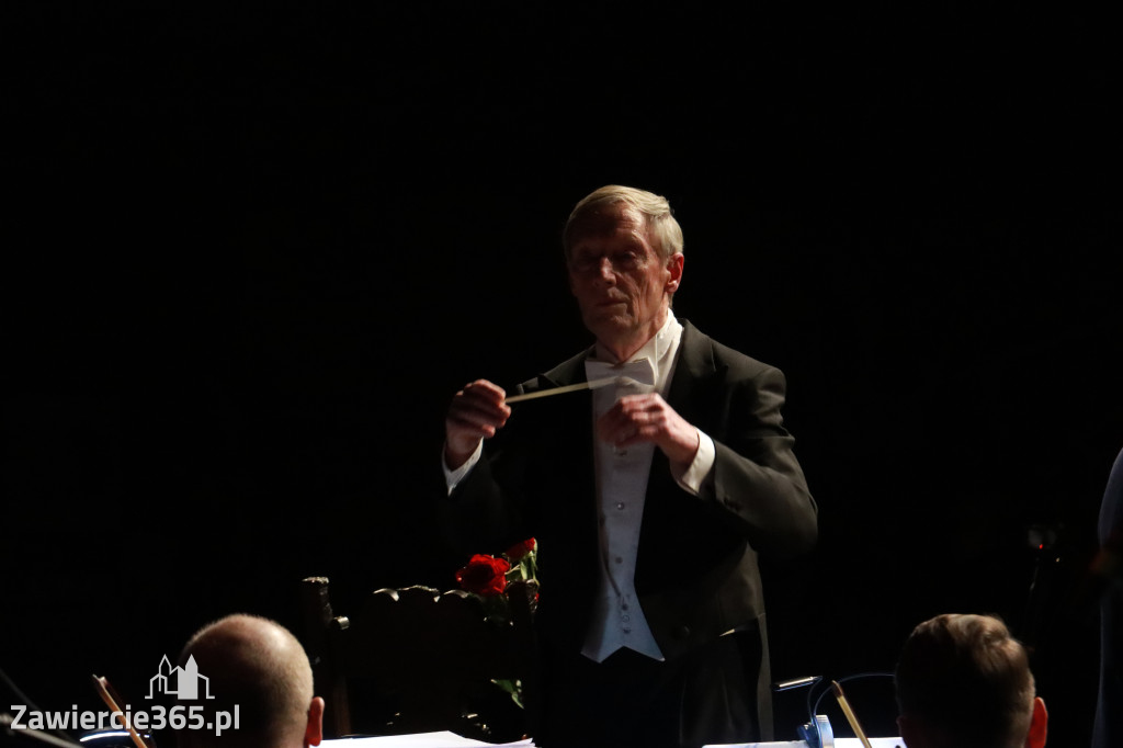 Fotorelacja II: Koncert Jubileuszowy Macieja Niesiołowskiego w MOK Zawiercie