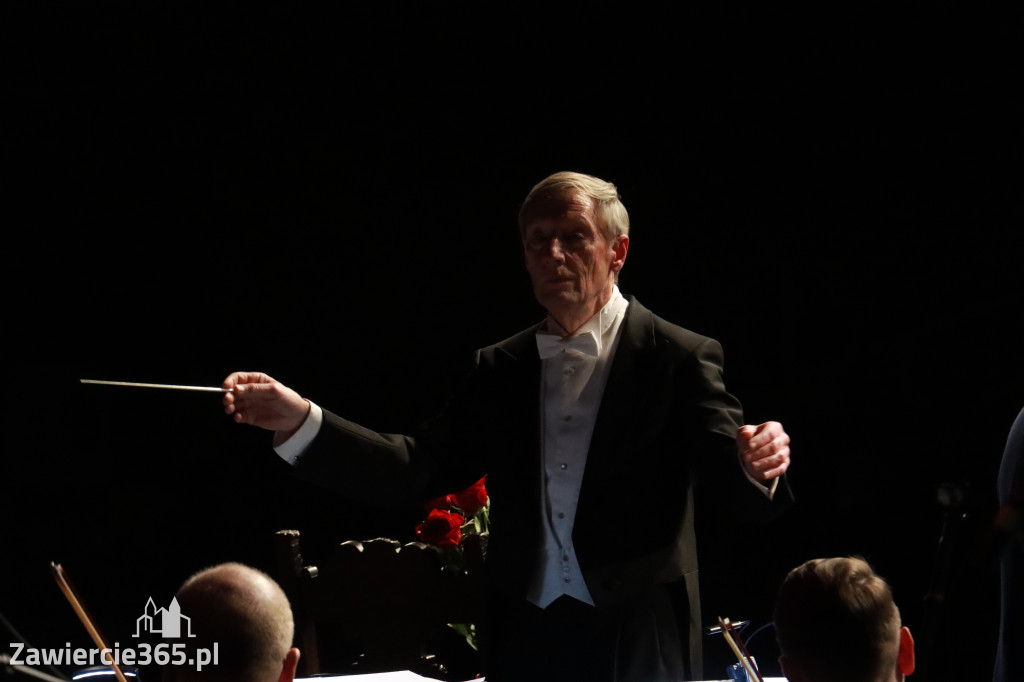 Fotorelacja II: Koncert Jubileuszowy Macieja Niesiołowskiego w MOK Zawiercie