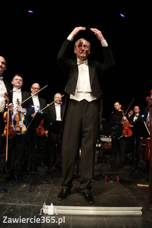 Fotorelacja II: Koncert Jubileuszowy Macieja Niesiołowskiego w MOK Zawiercie