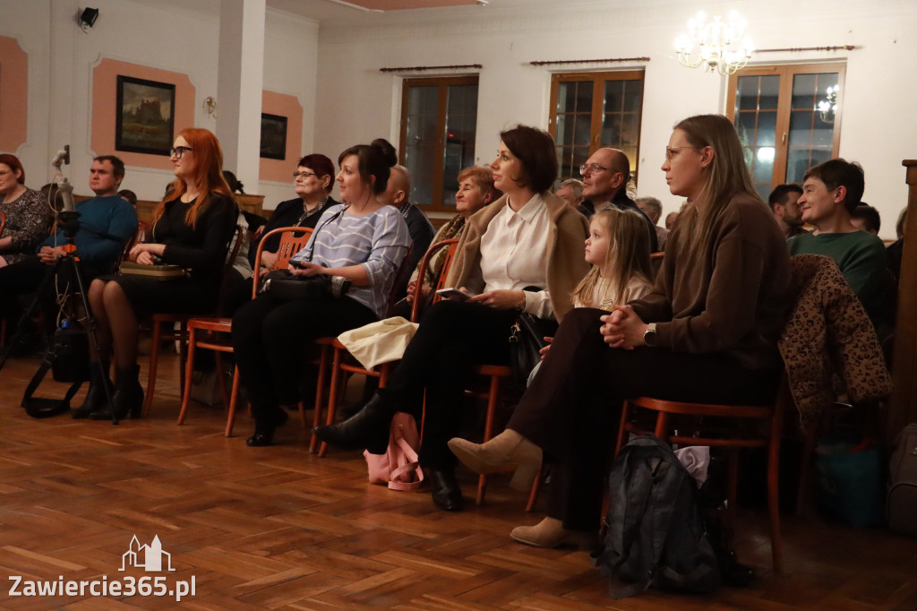 Fotorelacja: Koncert BAJKI NA DZIEŃ BABCI I DZIADKA w Pałacyku nad Wartą w Zawierciu