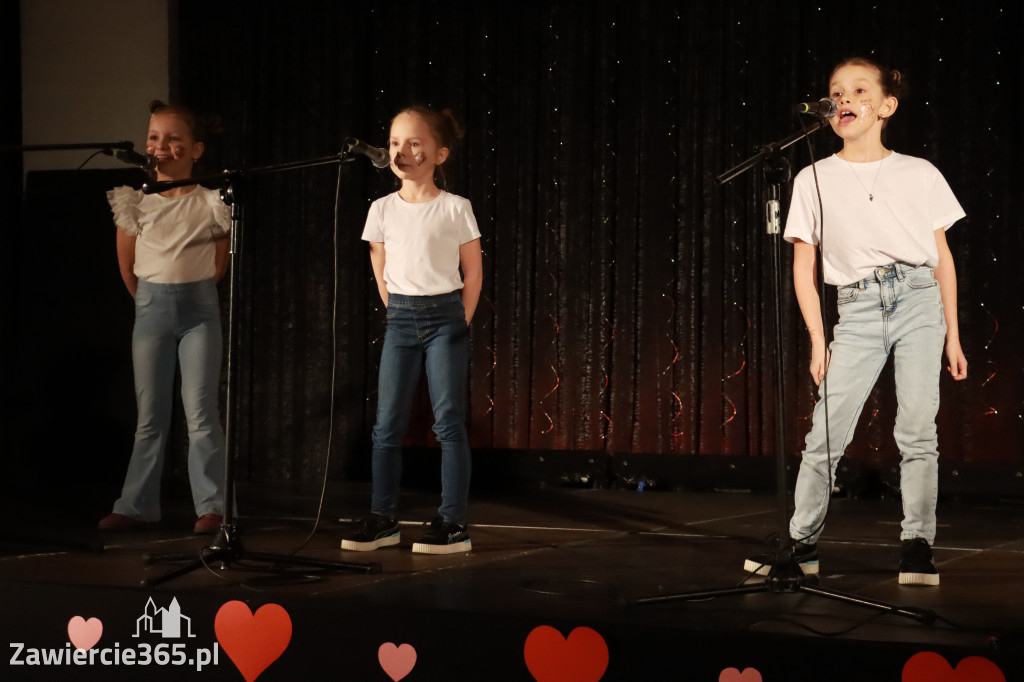 Fotorelacja: Koncert BAJKI NA DZIEŃ BABCI I DZIADKA w Pałacyku nad Wartą w Zawierciu