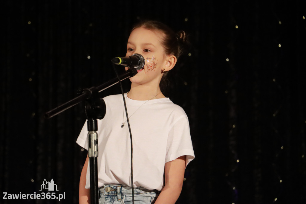 Fotorelacja: Koncert BAJKI NA DZIEŃ BABCI I DZIADKA w Pałacyku nad Wartą w Zawierciu