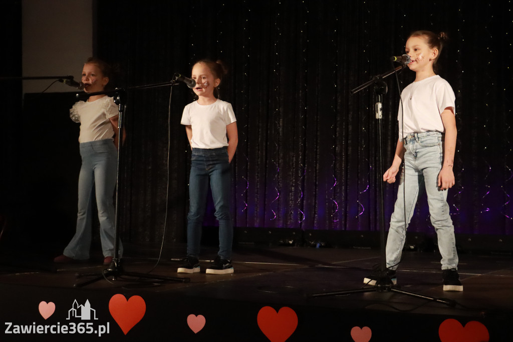 Fotorelacja: Koncert BAJKI NA DZIEŃ BABCI I DZIADKA w Pałacyku nad Wartą w Zawierciu