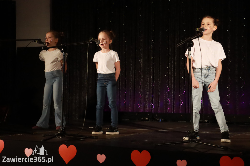 Fotorelacja: Koncert BAJKI NA DZIEŃ BABCI I DZIADKA w Pałacyku nad Wartą w Zawierciu
