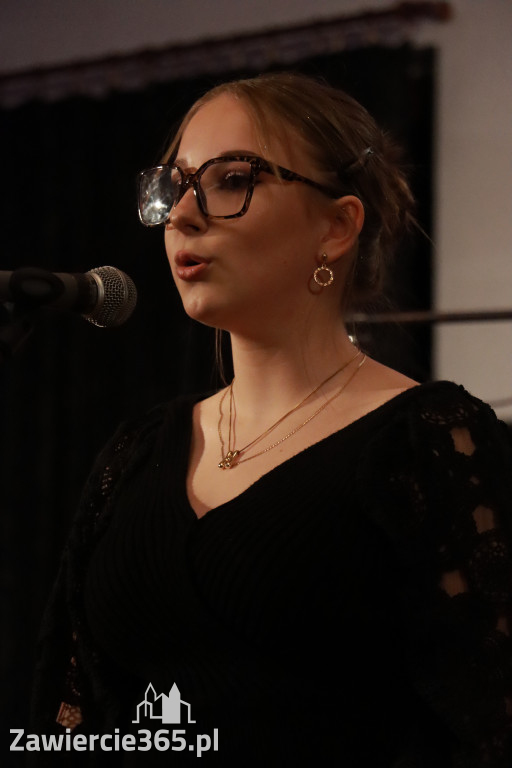 Fotorelacja: Koncert BAJKI NA DZIEŃ BABCI I DZIADKA w Pałacyku nad Wartą w Zawierciu