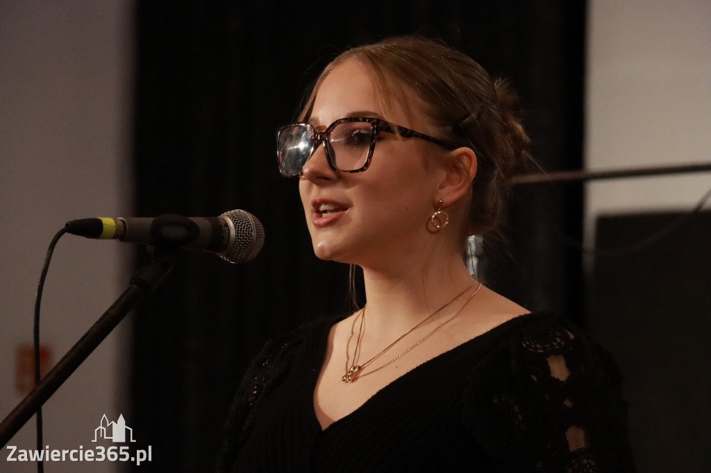 Fotorelacja: Koncert BAJKI NA DZIEŃ BABCI I DZIADKA w Pałacyku nad Wartą w Zawierciu