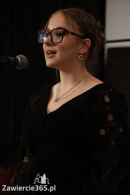 Fotorelacja: Koncert BAJKI NA DZIEŃ BABCI I DZIADKA w Pałacyku nad Wartą w Zawierciu