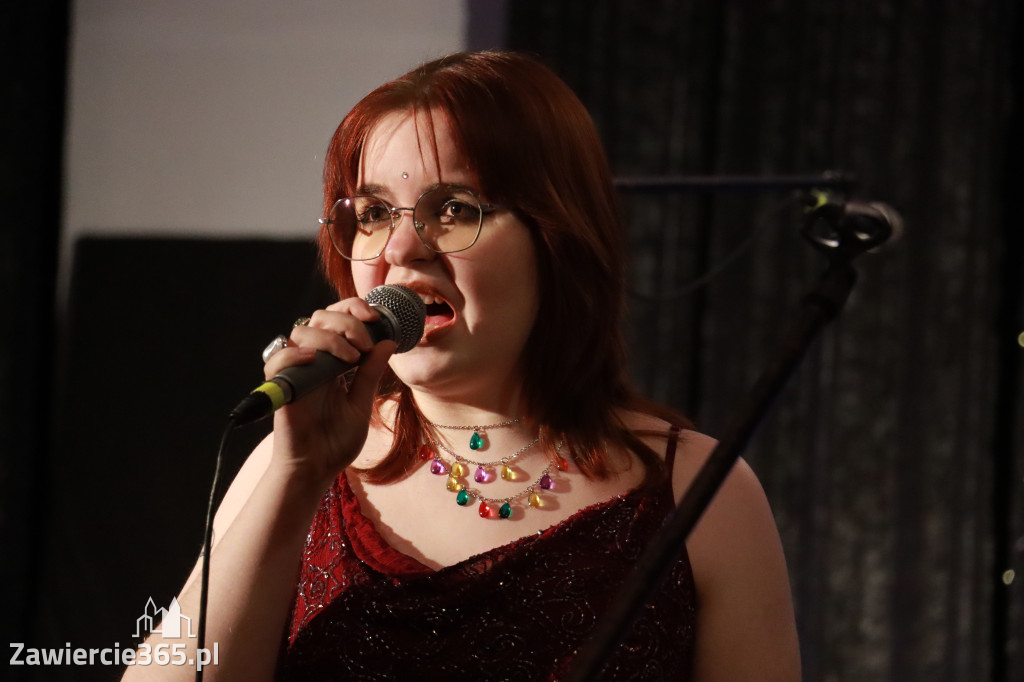 Fotorelacja: Koncert BAJKI NA DZIEŃ BABCI I DZIADKA w Pałacyku nad Wartą w Zawierciu