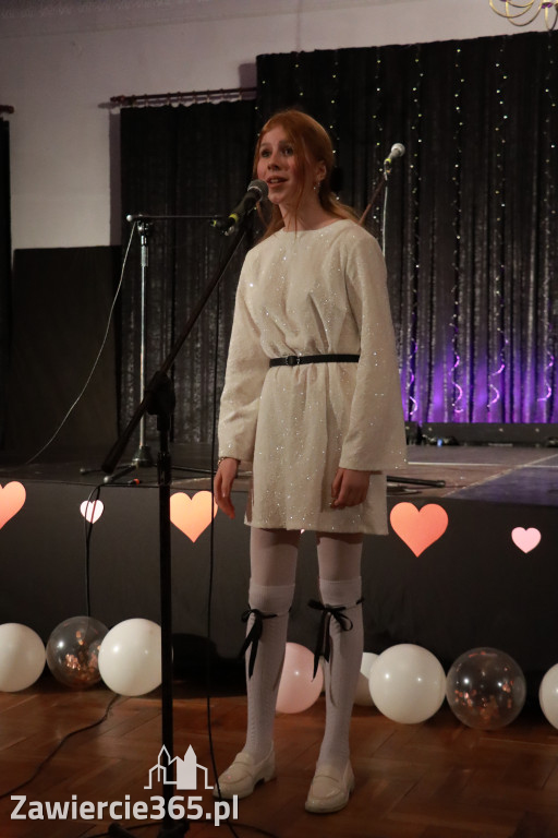 Fotorelacja: Koncert BAJKI NA DZIEŃ BABCI I DZIADKA w Pałacyku nad Wartą w Zawierciu