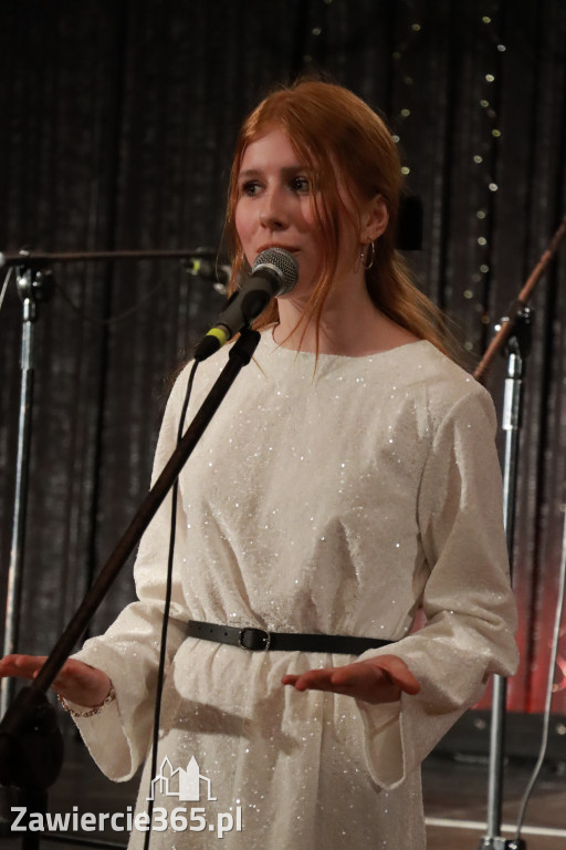 Fotorelacja: Koncert BAJKI NA DZIEŃ BABCI I DZIADKA w Pałacyku nad Wartą w Zawierciu