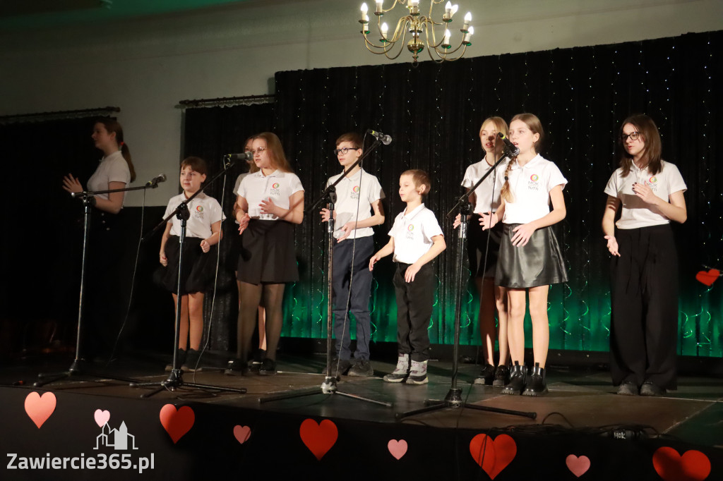 Fotorelacja: Koncert BAJKI NA DZIEŃ BABCI I DZIADKA w Pałacyku nad Wartą w Zawierciu