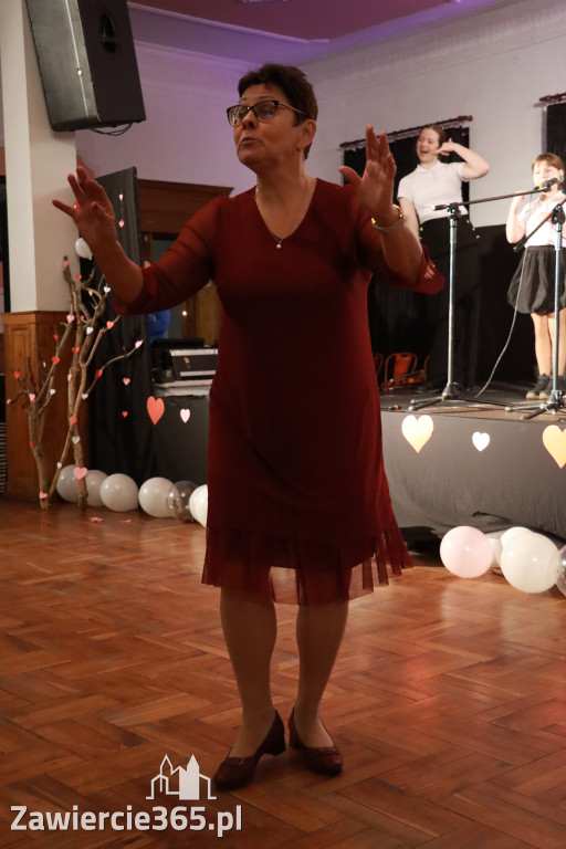 Fotorelacja: Koncert BAJKI NA DZIEŃ BABCI I DZIADKA w Pałacyku nad Wartą w Zawierciu