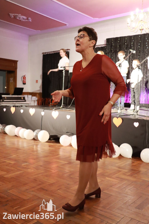 Fotorelacja: Koncert BAJKI NA DZIEŃ BABCI I DZIADKA w Pałacyku nad Wartą w Zawierciu