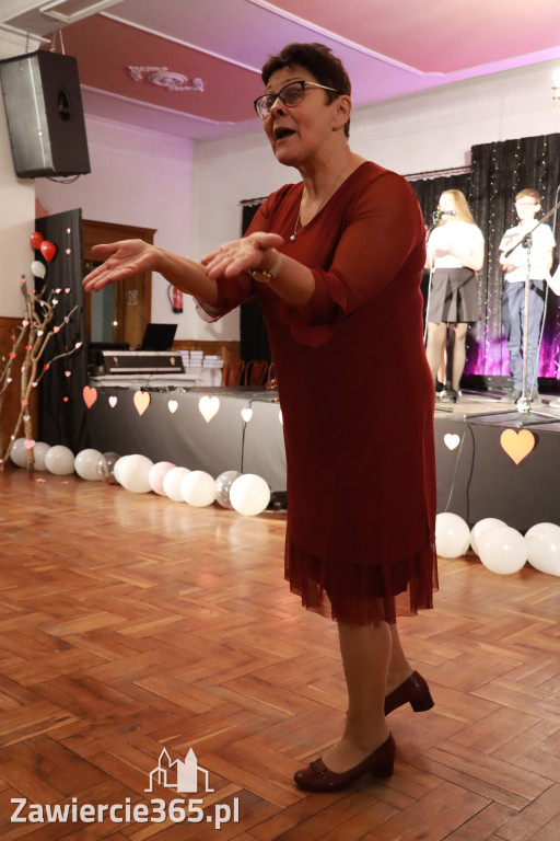 Fotorelacja: Koncert BAJKI NA DZIEŃ BABCI I DZIADKA w Pałacyku nad Wartą w Zawierciu