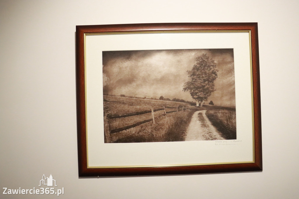 Fotorelacja: Wernisaż wystawy fotografii artystycznej w MOK Zawiercie