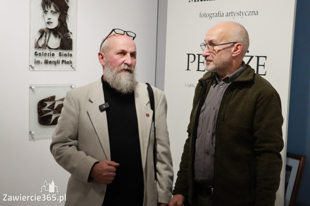 Fotorelacja: Wernisaż wystawy fotografii artystycznej w MOK Zawiercie