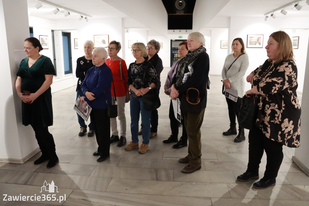 Fotorelacja: Wernisaż wystawy fotografii artystycznej w MOK Zawiercie