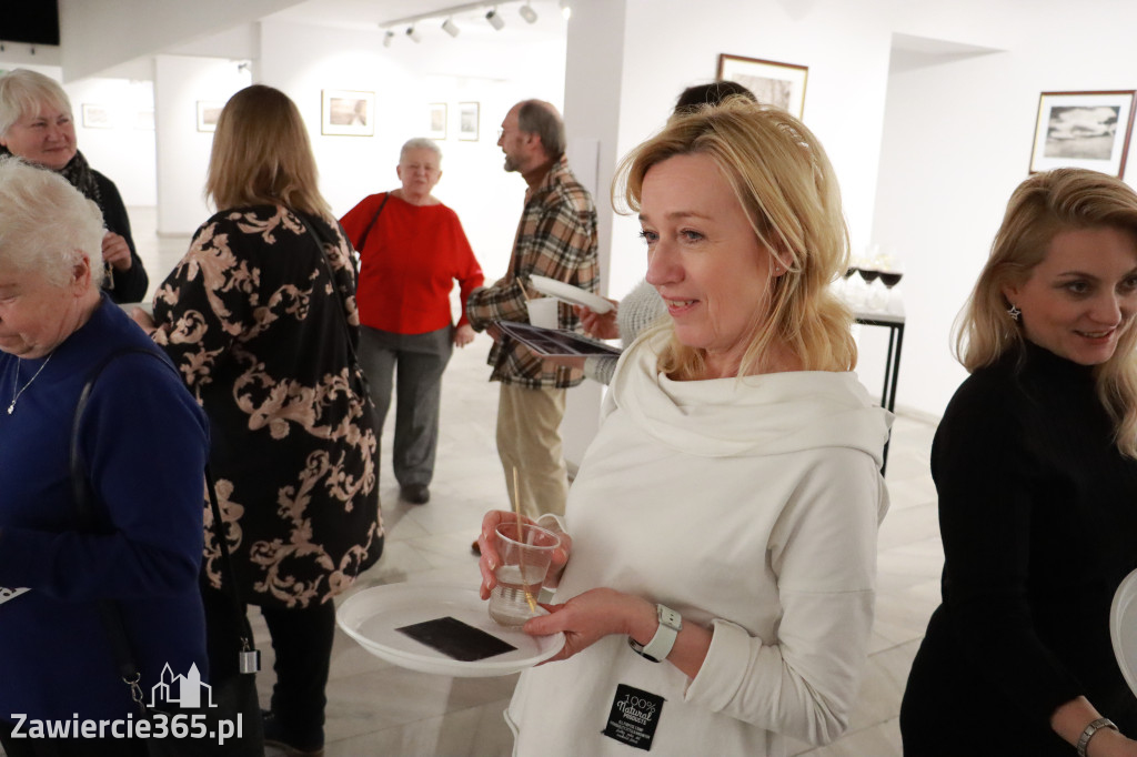 Fotorelacja: Wernisaż wystawy fotografii artystycznej w MOK Zawiercie