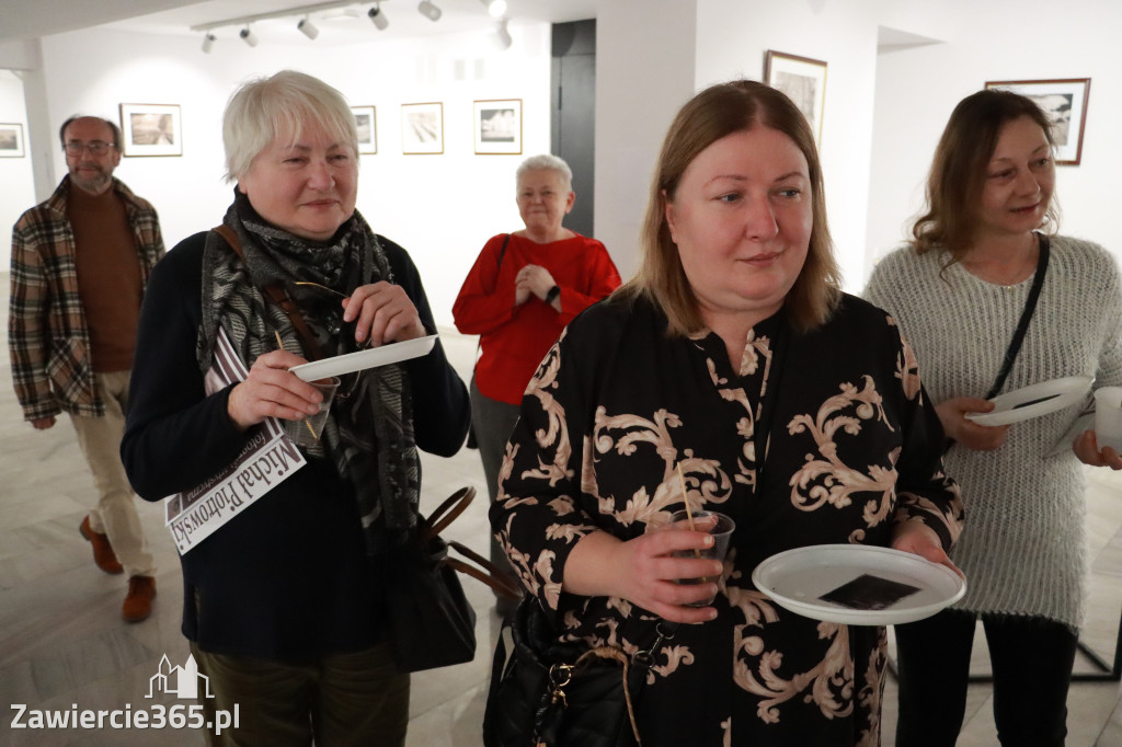 Fotorelacja: Wernisaż wystawy fotografii artystycznej w MOK Zawiercie