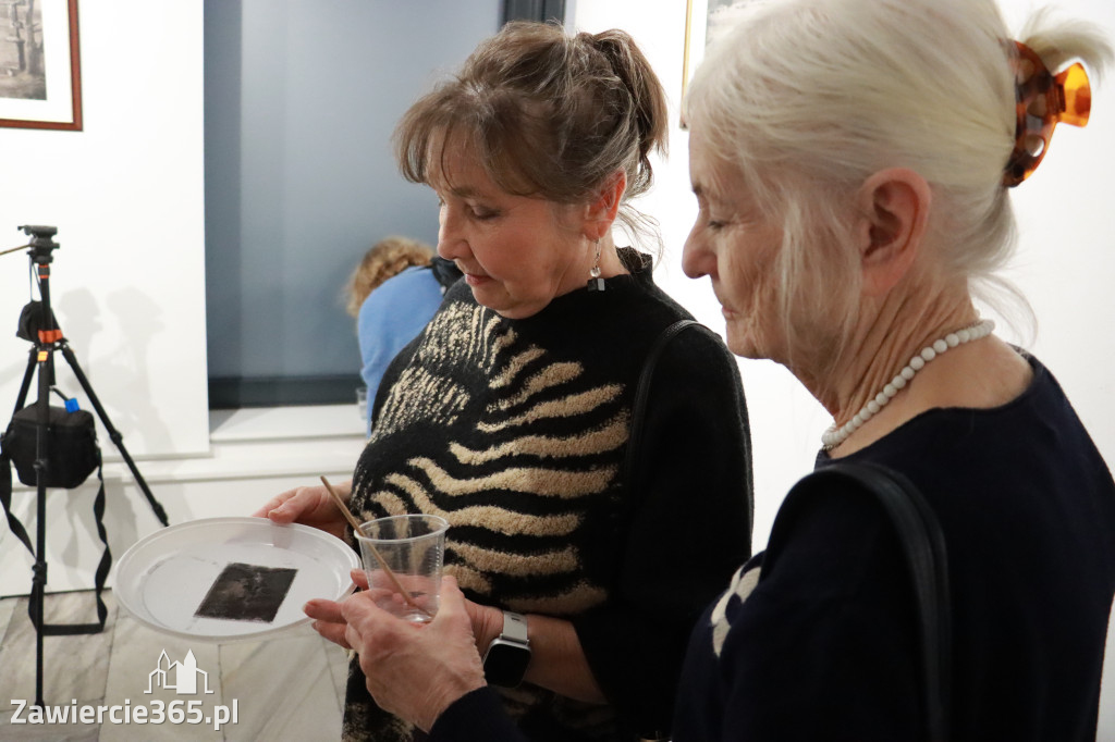 Fotorelacja: Wernisaż wystawy fotografii artystycznej w MOK Zawiercie