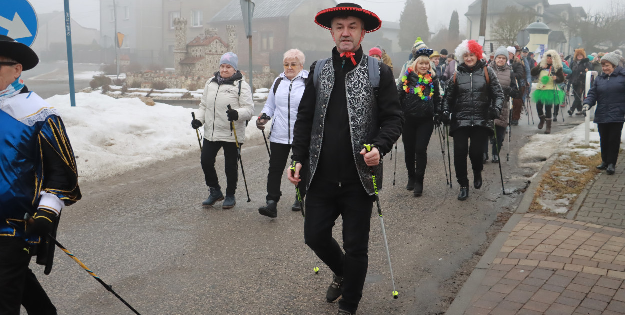 Fotorelacja: Karnawałowy Marsz Nordic Walking w Zawierciu