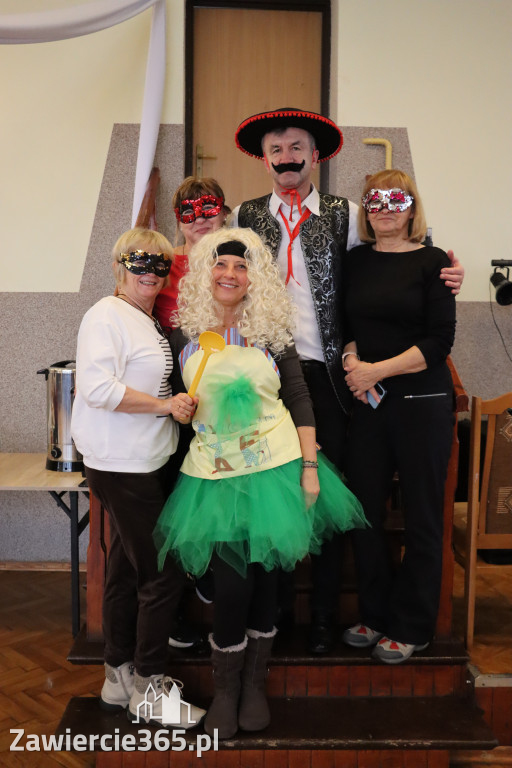 Fotorelacja: Karnawałowy Marsz Nordic Walking w Zawierciu