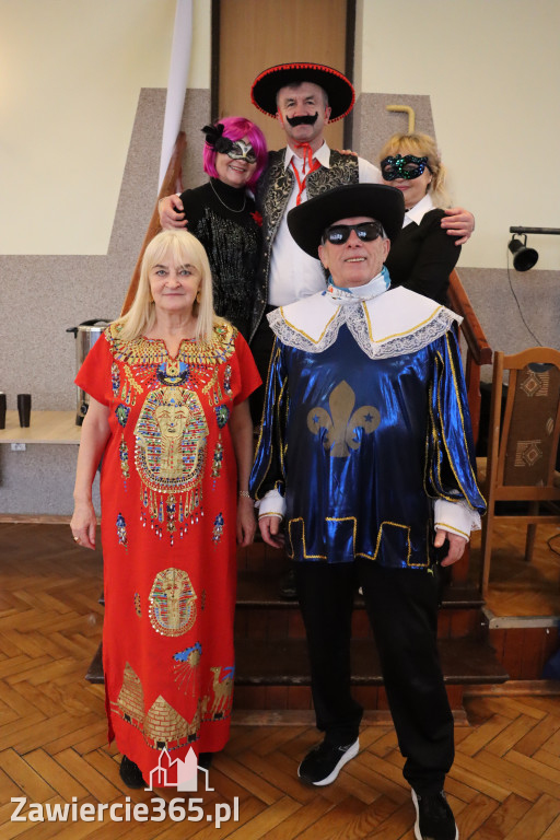 Fotorelacja: Karnawałowy Marsz Nordic Walking w Zawierciu