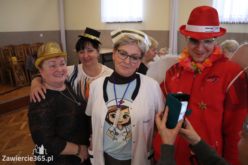 Fotorelacja: Karnawałowy Marsz Nordic Walking w Zawierciu