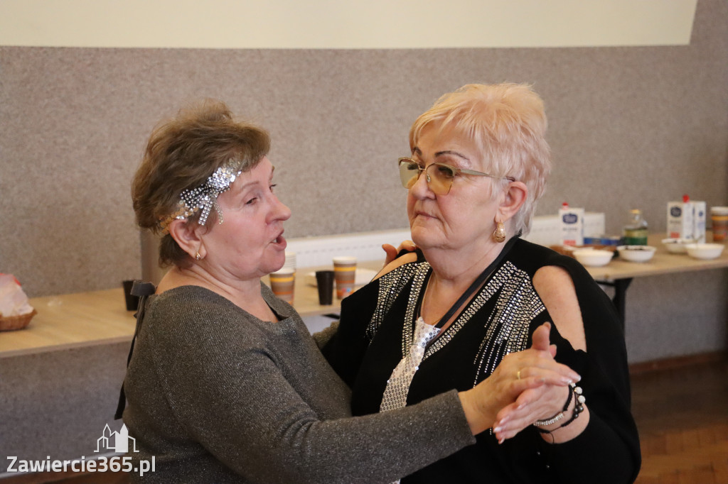 Fotorelacja: Karnawałowy Marsz Nordic Walking w Zawierciu