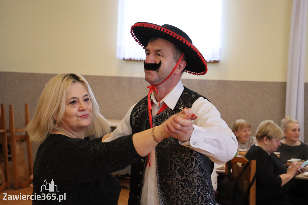 Fotorelacja: Karnawałowy Marsz Nordic Walking w Zawierciu