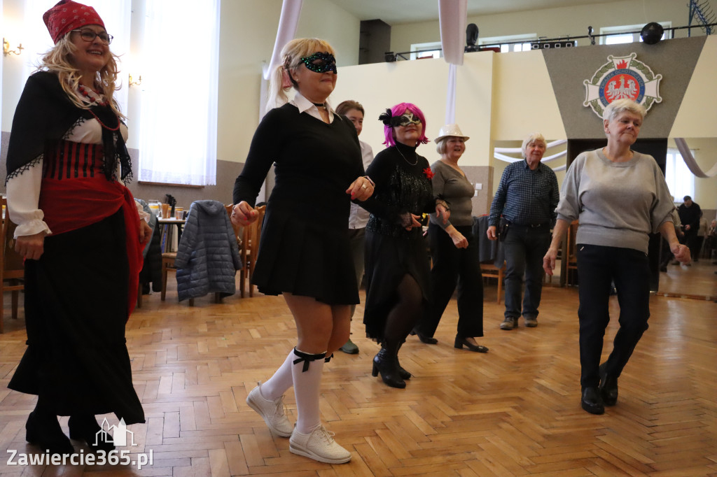 Fotorelacja: Karnawałowy Marsz Nordic Walking w Zawierciu