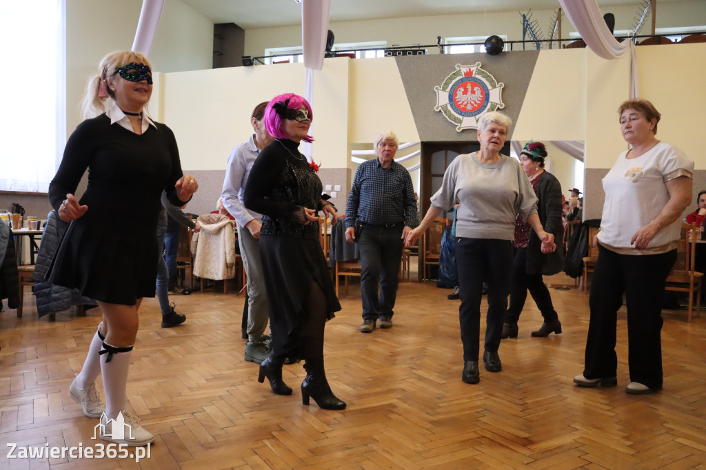 Fotorelacja: Karnawałowy Marsz Nordic Walking w Zawierciu