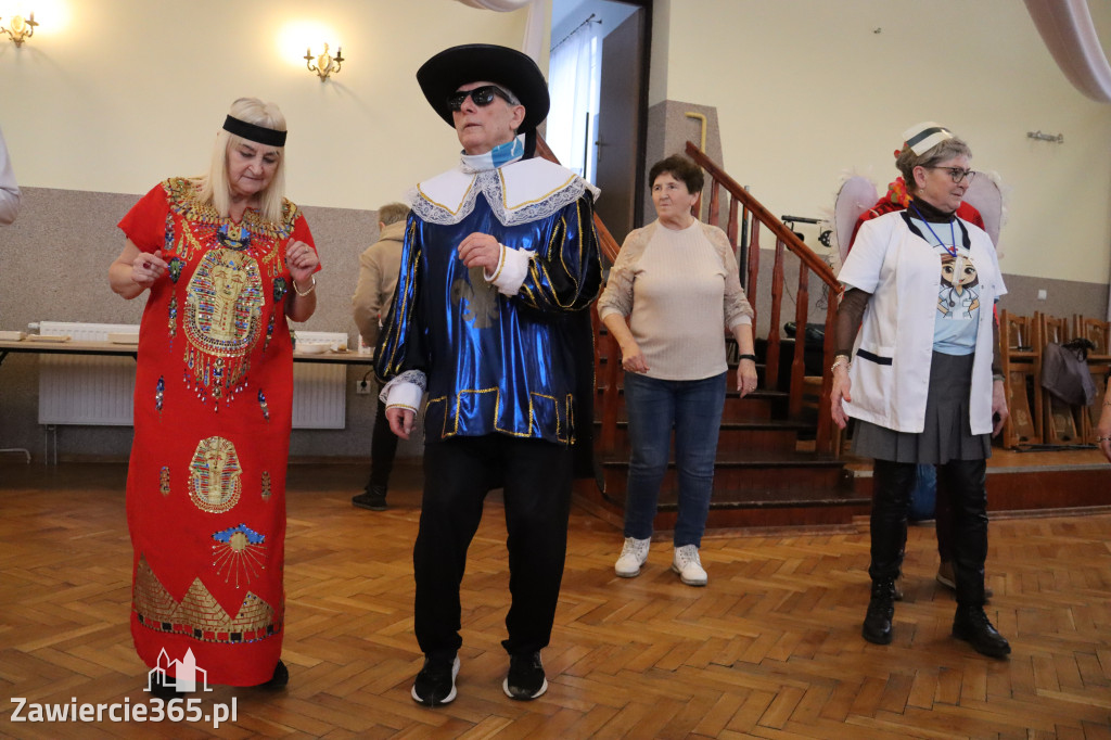 Fotorelacja: Karnawałowy Marsz Nordic Walking w Zawierciu