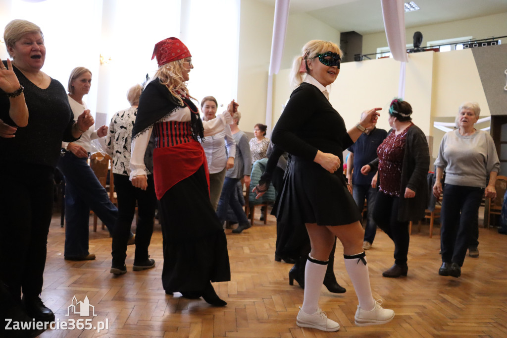Fotorelacja: Karnawałowy Marsz Nordic Walking w Zawierciu