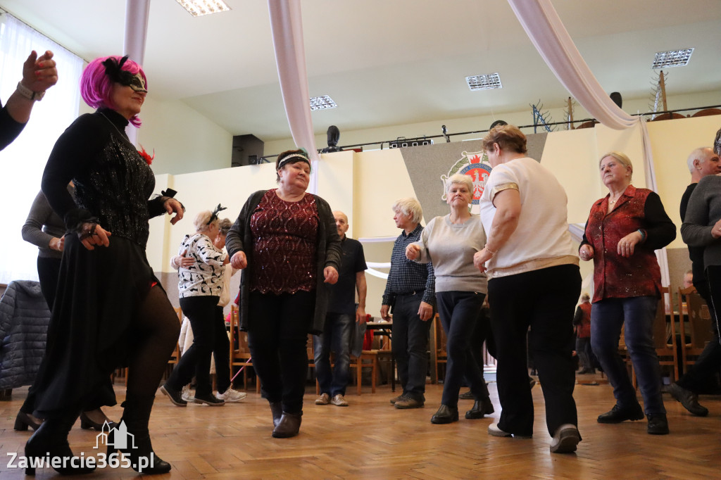Fotorelacja: Karnawałowy Marsz Nordic Walking w Zawierciu