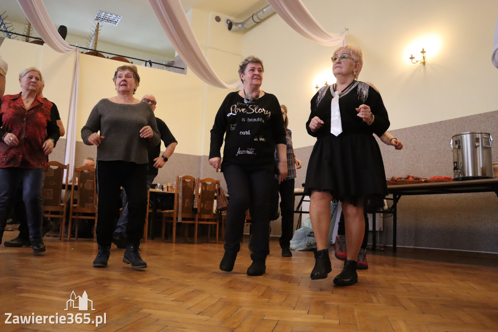 Fotorelacja: Karnawałowy Marsz Nordic Walking w Zawierciu