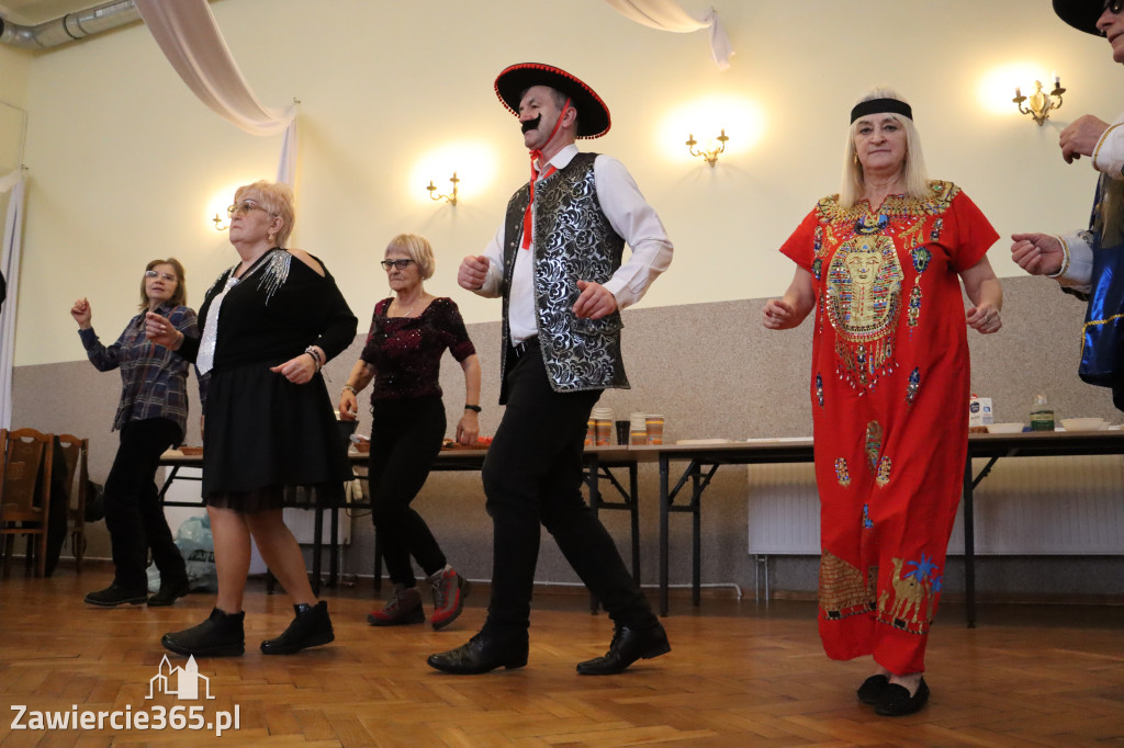 Fotorelacja: Karnawałowy Marsz Nordic Walking w Zawierciu