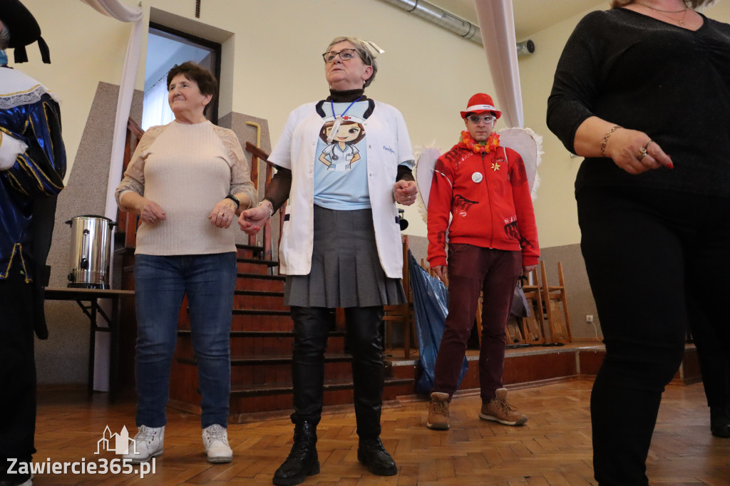 Fotorelacja: Karnawałowy Marsz Nordic Walking w Zawierciu