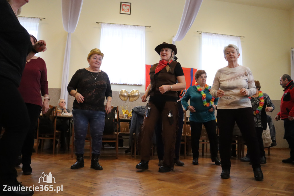 Fotorelacja: Karnawałowy Marsz Nordic Walking w Zawierciu