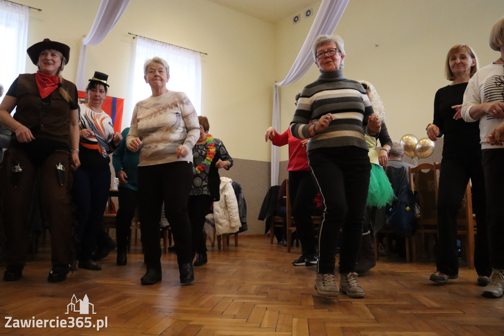 Fotorelacja: Karnawałowy Marsz Nordic Walking w Zawierciu