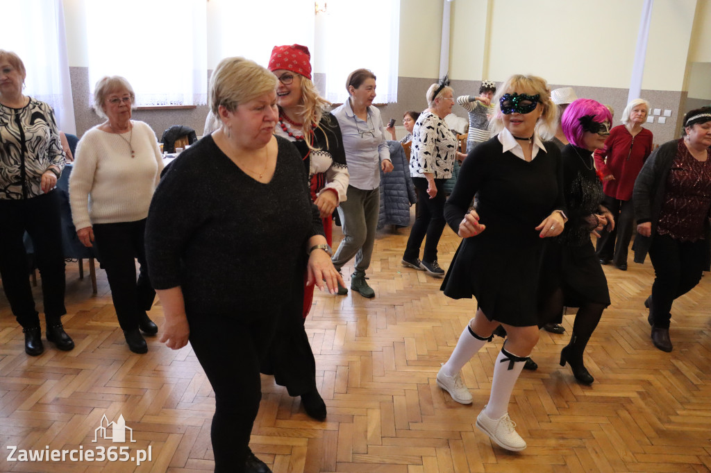 Fotorelacja: Karnawałowy Marsz Nordic Walking w Zawierciu
