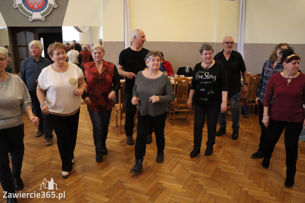 Fotorelacja: Karnawałowy Marsz Nordic Walking w Zawierciu