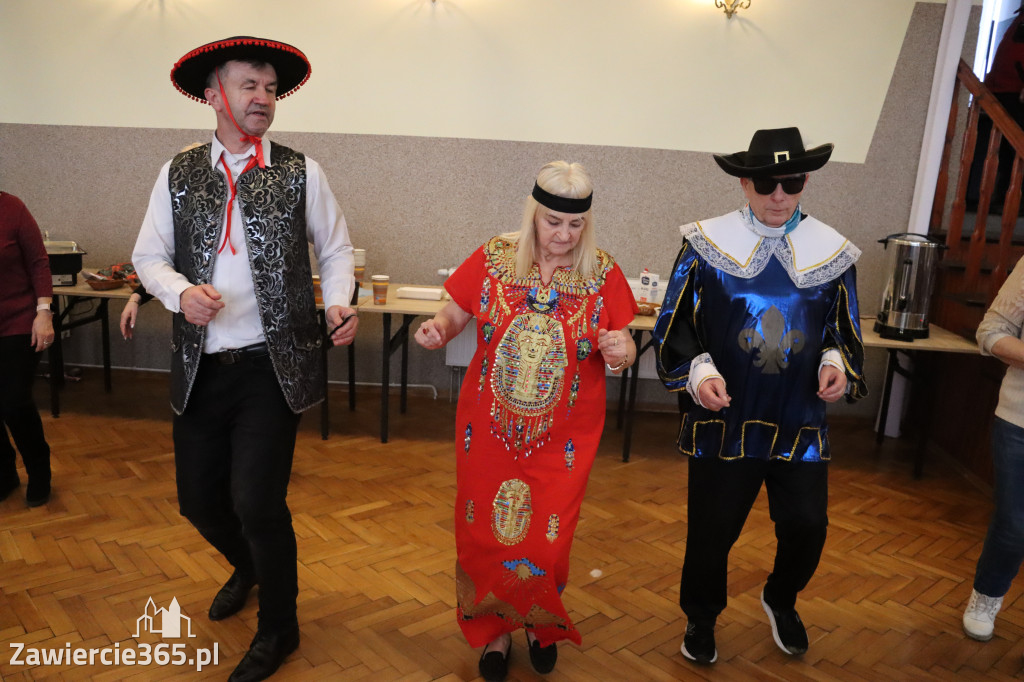 Fotorelacja: Karnawałowy Marsz Nordic Walking w Zawierciu