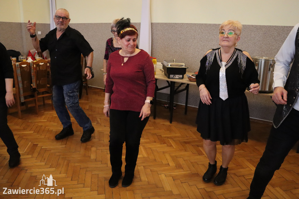 Fotorelacja: Karnawałowy Marsz Nordic Walking w Zawierciu