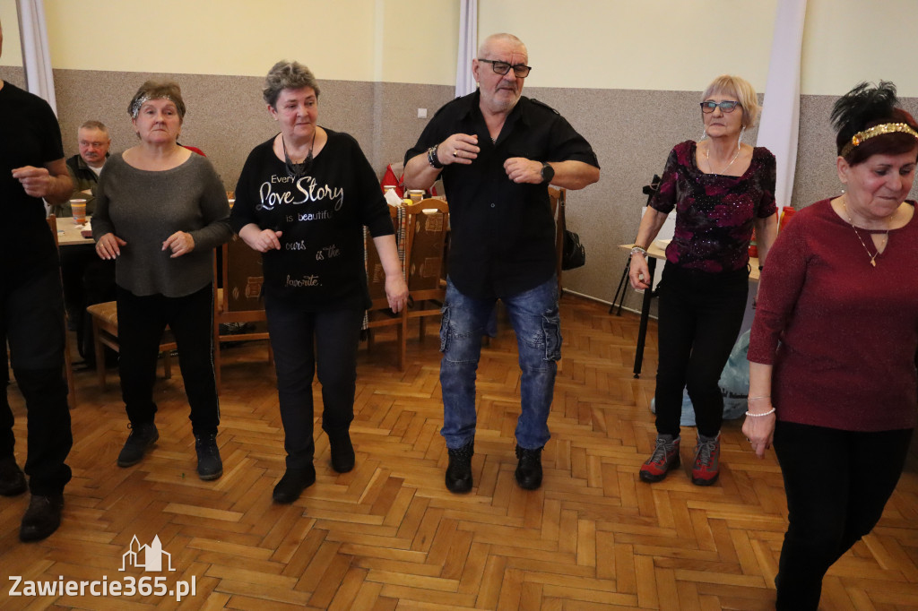 Fotorelacja: Karnawałowy Marsz Nordic Walking w Zawierciu