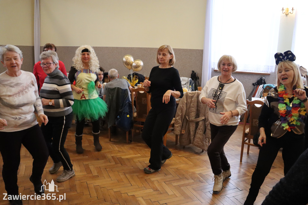 Fotorelacja: Karnawałowy Marsz Nordic Walking w Zawierciu