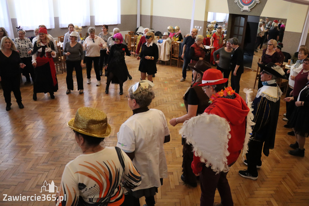 Fotorelacja: Karnawałowy Marsz Nordic Walking w Zawierciu